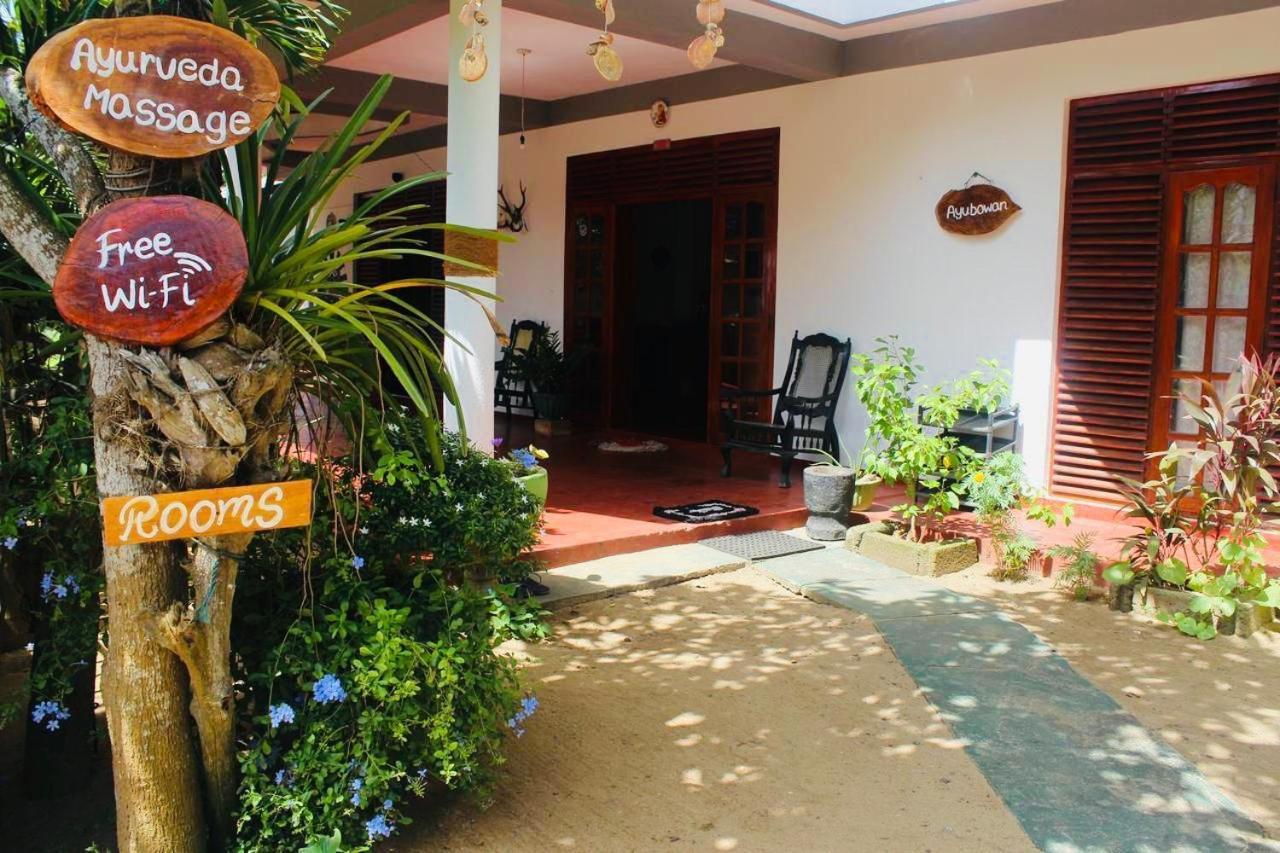 Sunrise Guest House & Restaurant 탕갈레 외부 사진