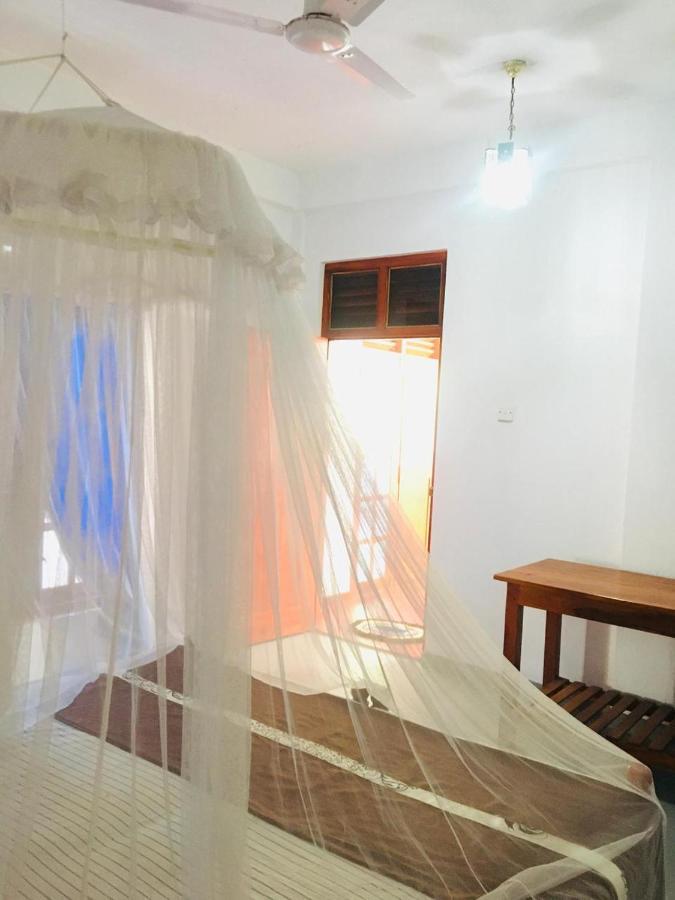 Sunrise Guest House & Restaurant 탕갈레 외부 사진