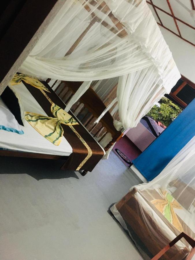 Sunrise Guest House & Restaurant 탕갈레 외부 사진