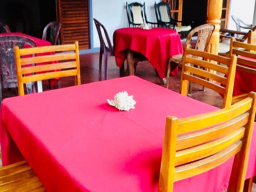 Sunrise Guest House & Restaurant 탕갈레 외부 사진
