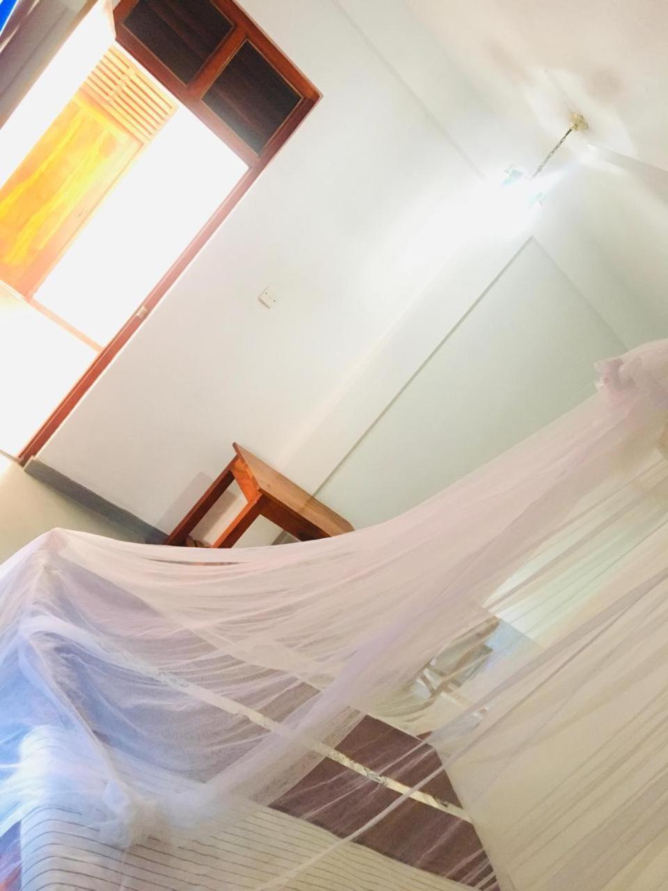Sunrise Guest House & Restaurant 탕갈레 외부 사진