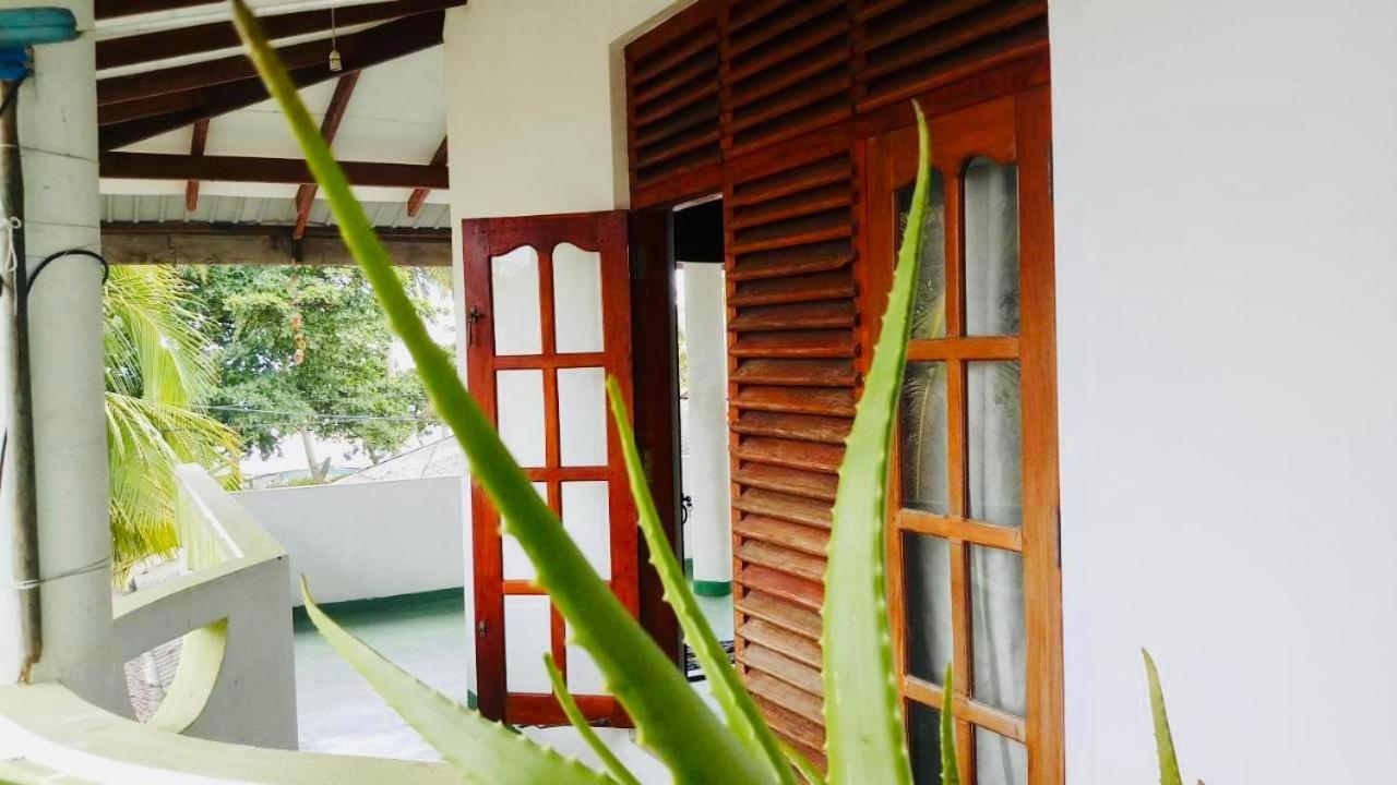 Sunrise Guest House & Restaurant 탕갈레 외부 사진