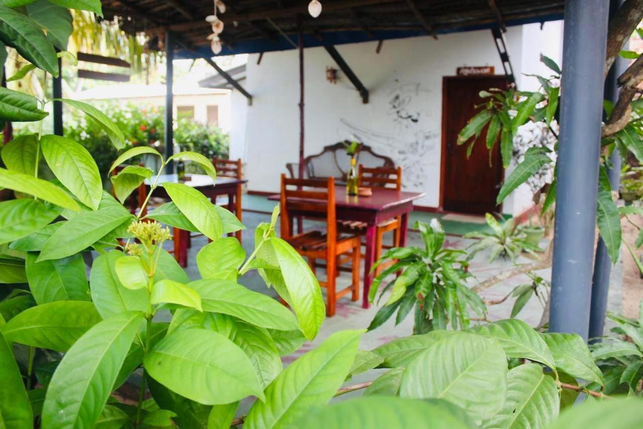 Sunrise Guest House & Restaurant 탕갈레 외부 사진