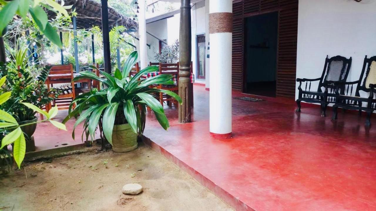 Sunrise Guest House & Restaurant 탕갈레 외부 사진