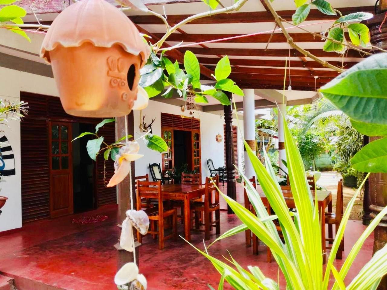 Sunrise Guest House & Restaurant 탕갈레 외부 사진