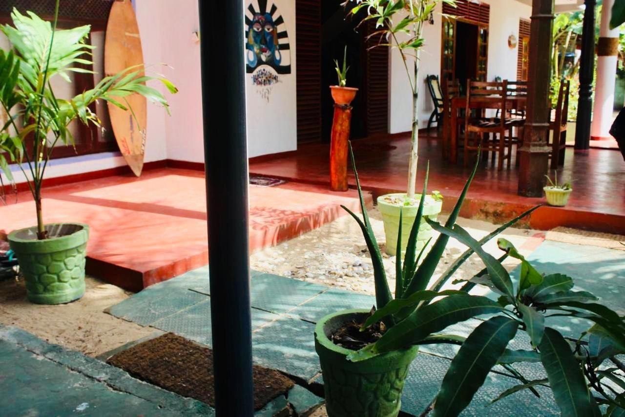 Sunrise Guest House & Restaurant 탕갈레 외부 사진